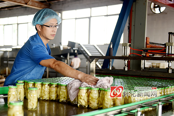 懷化工業(yè)園區(qū)海聯(lián)食品罐頭廠(chǎng)實(shí)現(xiàn)生產(chǎn)營(yíng)銷(xiāo)大轉(zhuǎn)變